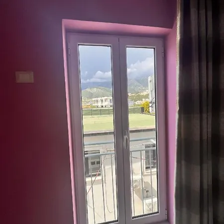 Szálloda Himara City Hotel
