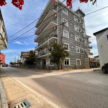 Himara City Hotel Szálloda 3*